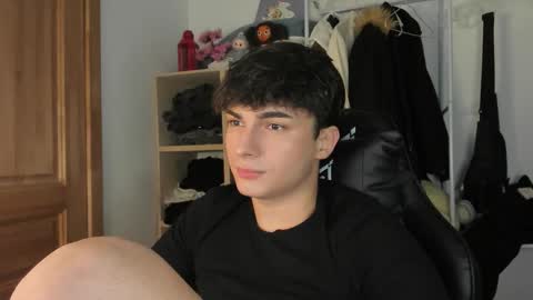 Snapshot of mystic_evan chatting on 10.15.25 Evan Brown online show from 10.15.25