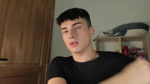 Snapshot of mystic_evan chatting on 10.28.25 Evan Brown online show from 10.28.25