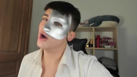 Snapshot of mystic_evan chatting on 10.31.25 Evan Brown online show from 10.31.25