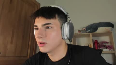 Snapshot of mystic_evan chatting on 11.04.25 Evan Brown online show from 11.04.25