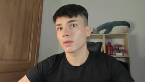 Snapshot of mystic_evan chatting on 11.12.25 Evan Brown online show from 11.12.25