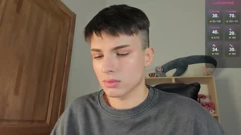 Snapshot of mystic_evan chatting on 11.13.25 Evan Brown online show from 11.13.25