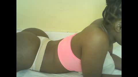 Snapshot of mystic_linna chatting on 06.05.26 mystic_linna online show from 06.05.26