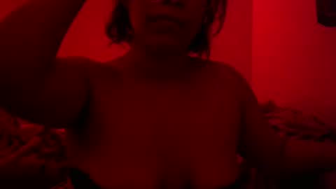 Snapshot of mystic_mika chatting on 01.04.25 Mika online show from 01.04.25