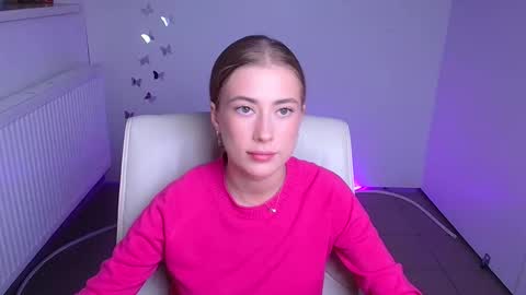 Snapshot of mysticemeli chatting on 09.17.25 Emelie online show from 09.17.25