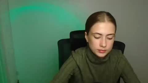 Snapshot of mysticemeli chatting on 09.18.25 Emelie online show from 09.18.25