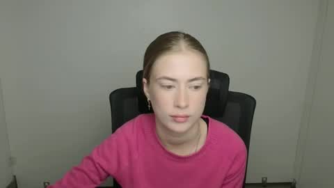 Snapshot of mysticemeli chatting on 09.19.25 Emelie online show from 09.19.25