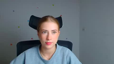 Snapshot of mysticemeli chatting on 09.25.25 Emelie online show from 09.25.25