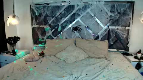 Mystic  online show from 10.31.25