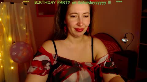 Snapshot of mystydew chatting on 10.25.25 MystyDew online show from 10.25.25