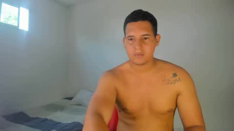 Snapshot of mz_david chatting on 10.05.25 mz_david online show from 10.05.25