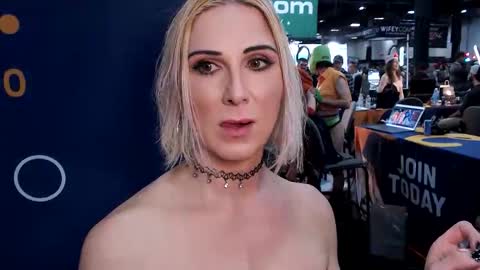 Snapshot of mzjadenyxxx chatting on 10.25.25 Jade Nyxxx online show from 10.25.25