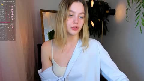 Snapshot of n0_nude chatting on 01.24.25 Eva online show from 01.24.25
