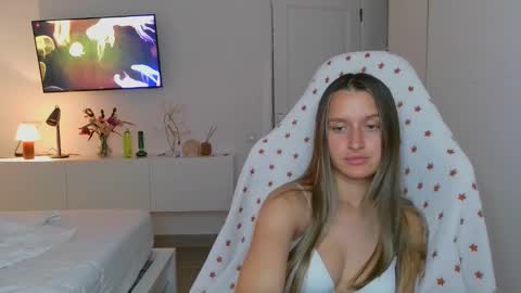 Snapshot of n0names chatting on 10.15.25 Eva online show from 10.15.25