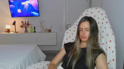 Snapshot of n0names chatting on 10.16.25 Eva online show from 10.16.25