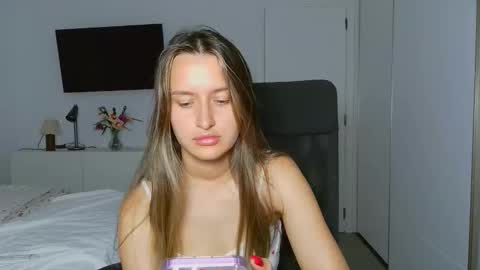 Snapshot of n0names chatting on 10.19.25 Eva online show from 10.19.25