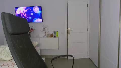 Snapshot of n0names chatting on 10.22.25 Eva online show from 10.22.25