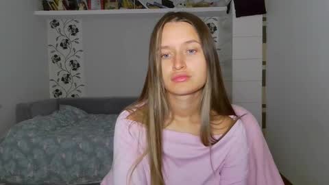 Snapshot of n0names chatting on 11.06.25 Eva online show from 11.06.25