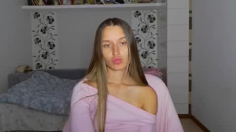 Snapshot of n0names chatting on 11.07.25 Eva online show from 11.07.25