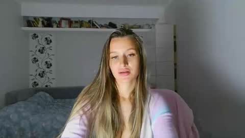 Snapshot of n0names chatting on 11.12.25 Eva online show from 11.12.25