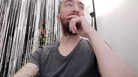 Snapshot of n22day22 chatting on 01.02.25 Mr Bigmagnum online show from 01.02.25