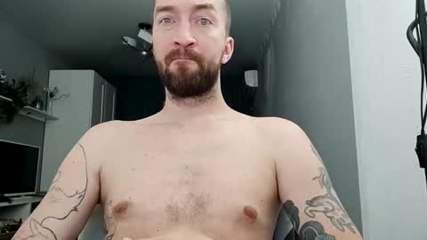 Snapshot of n22day22 chatting on 09.14.25 Mr Bigmagnum online show from 09.14.25