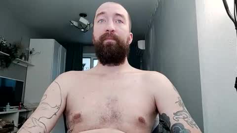 Snapshot of n22day22 chatting on 10.29.25 Mr Bigmagnum online show from 10.29.25