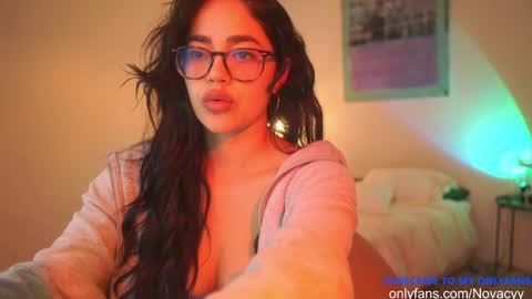 Snapshot of n_o_v_a chatting on 02.04.25 Nova online show from 02.04.25