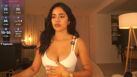 Snapshot of n_o_v_a chatting on 10.14.25 Nova online show from 10.14.25