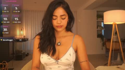 Snapshot of n_o_v_a chatting on 10.17.25 Nova online show from 10.17.25