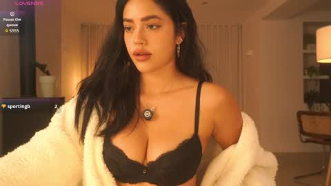 Snapshot of n_o_v_a chatting on 11.04.25 Nova online show from 11.04.25