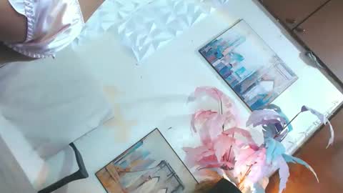 Snapshot of naa_waahh chatting on 09.10.25 yannah online show from 09.10.25