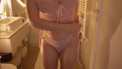 Nadia online show from 11.14.25