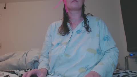 Nadine online show from 12.22.24