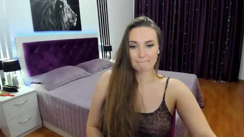 NadinGracefull online show from 11.08.25