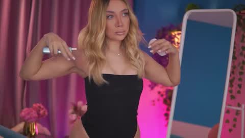 Snapshot of nadyablue chatting on 02.15.26 Nadia online show from 02.15.26