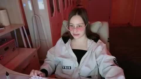 naebina online show from 10.14.25