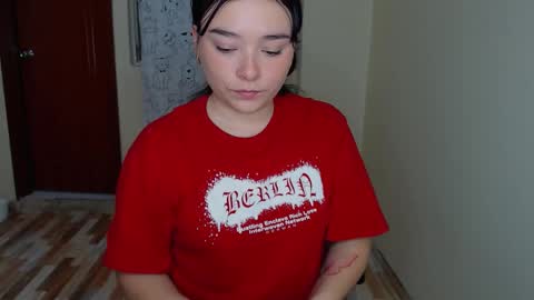 nahia cute     only   online show from 10.08.25