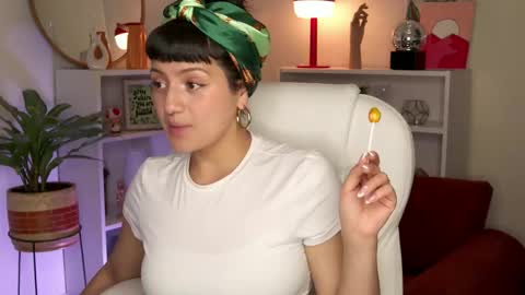 Snapshot of nahiapaws chatting on 10.09.25 Nahia INDEPENDENT MODEL P online show from 10.09.25