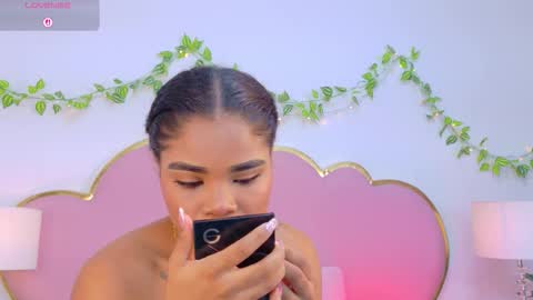 NahiaraReina  online show from 12.03.25