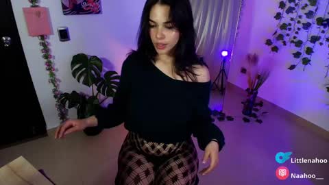 Snapshot of naho_4269 chatting on 02.14.25 Naho Sigueme en mis Redes Sociales Follow me on my social networks online show from 02.14.25