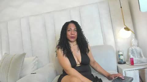 Snapshot of nahomi_dominique chatting on 06.24.26 Nahomi Dominique online show from 06.24.26