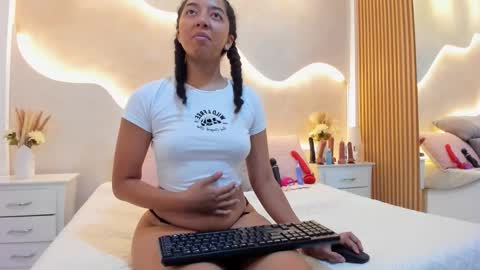 Laura online show from 02.22.26