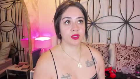 Snapshot of nahomi_sweett chatting on 11.05.25 Nahomi online show from 11.05.25