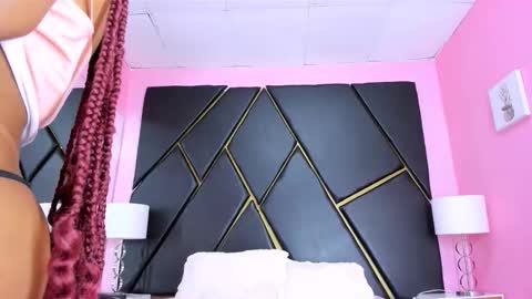 Snapshot of nahomi_tyler chatting on 10.25.25 Nahomy online show from 10.25.25