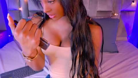  VICTORIA  online show from 10.18.25