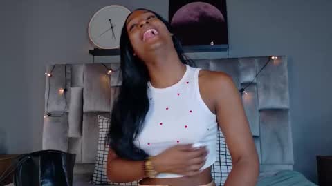  VICTORIA  online show from 11.26.25