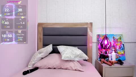 Snapshot of nahomirosse chatting on 09.12.25 SHELBY online show from 09.12.25