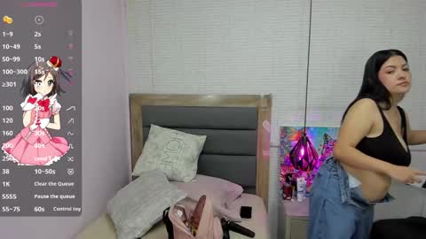 Snapshot of nahomirosse chatting on 09.18.25 SHELBY online show from 09.18.25