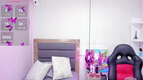 Snapshot of nahomirosse chatting on 09.19.25 SHELBY online show from 09.19.25